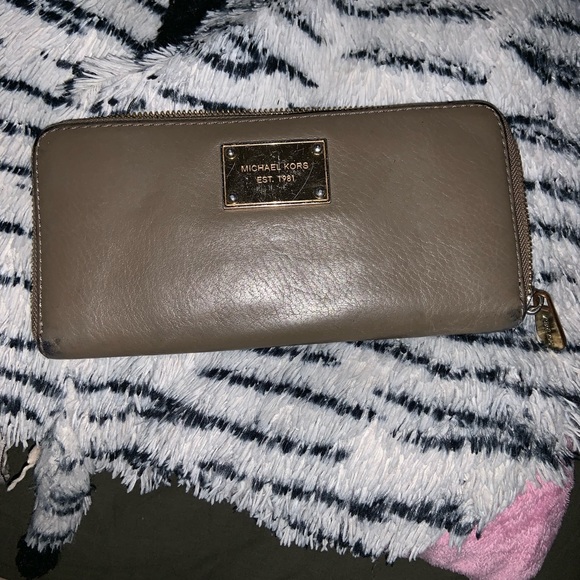 Michael Kors Handbags - Michael Kors Wallet